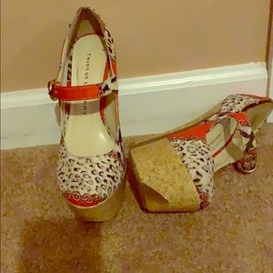 Chinese Laundry Platforms with strap